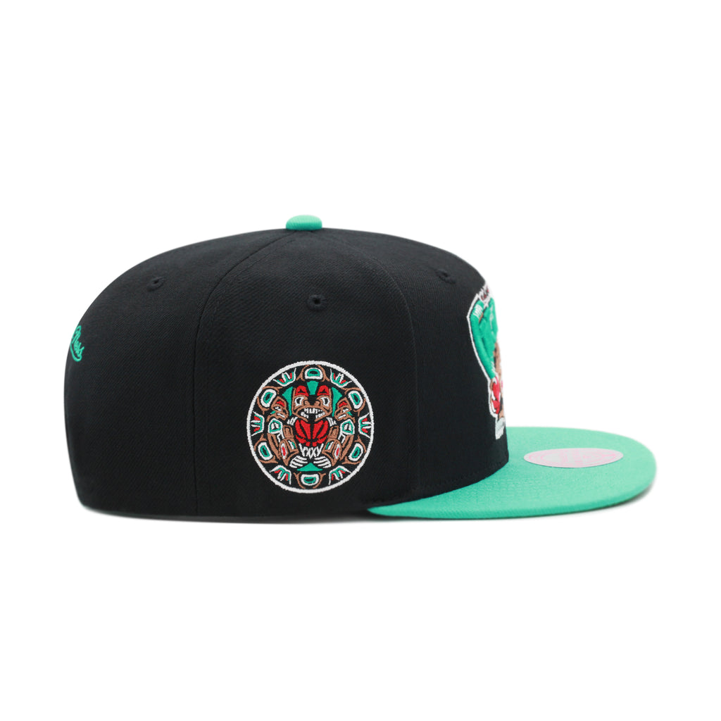 Vancouver Grizzlies Black Side Patch Mitchell & Ness Snapback Hat