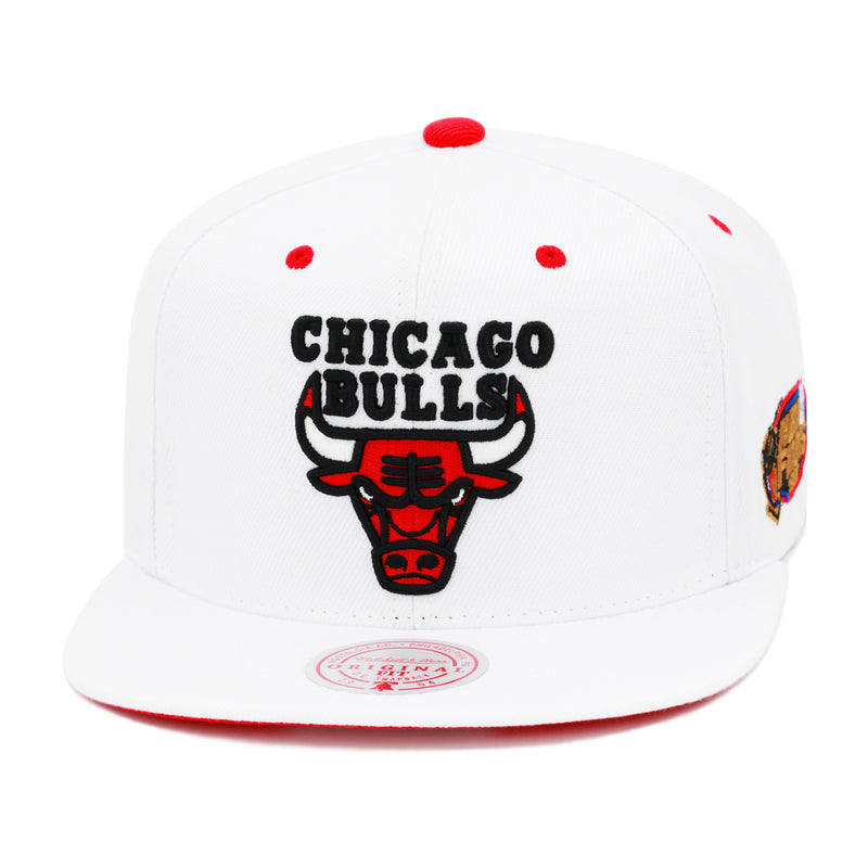 Men's Chicago Bulls Mitchell & Ness Black Hardwood Classics 1991 NBA Finals  Patch Snapback Hat