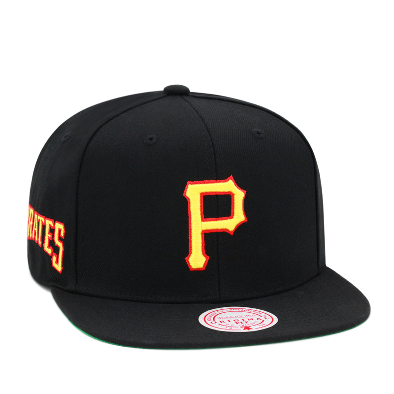 Pittsburgh Pirates Black Mitchell & Ness MLB Evergreen Snapback Hat