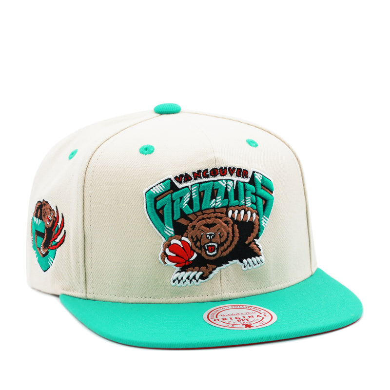 Vancouver Grizzlies Off White Mitchell & Ness Snapback Hat