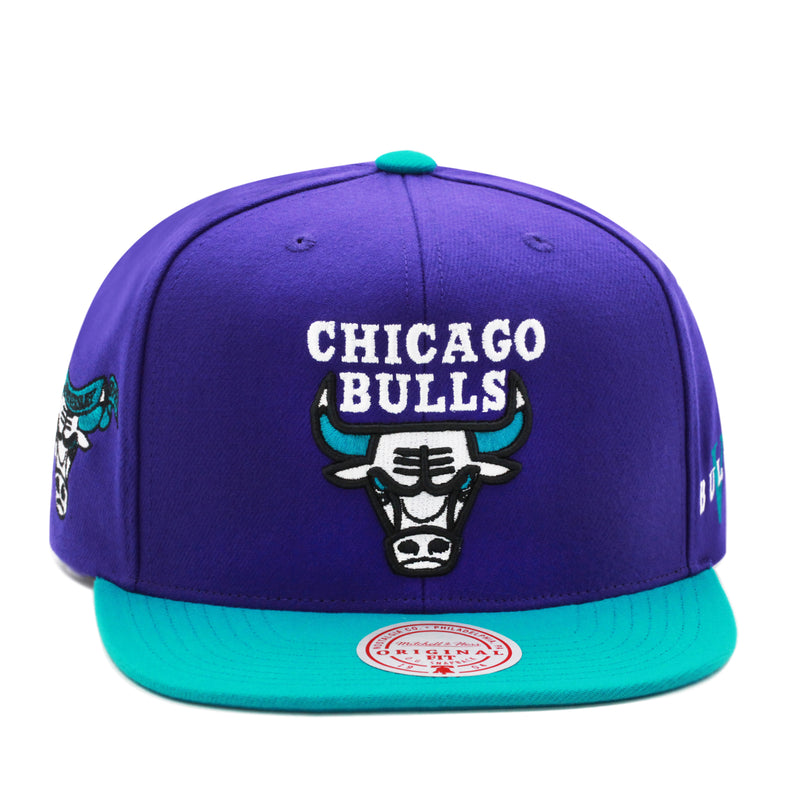 Chicago Bulls Purple Mitchell & Ness NBA Core V Snapback Hat