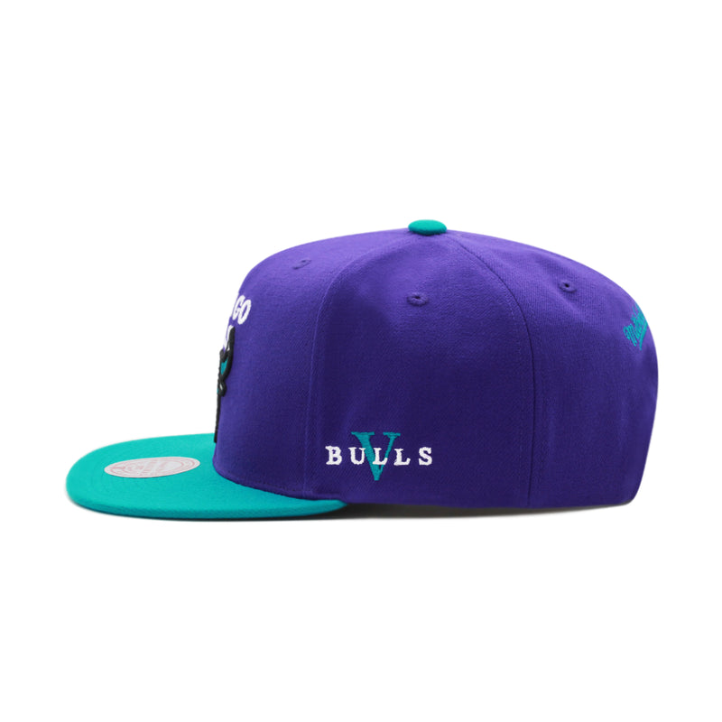 Chicago Bulls Purple Mitchell & Ness NBA Core V Snapback Hat