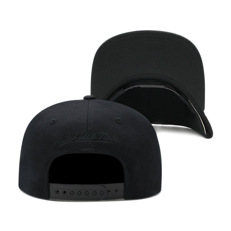 Boston Celtics Black Clover Mitchell & Ness Snapback Hat