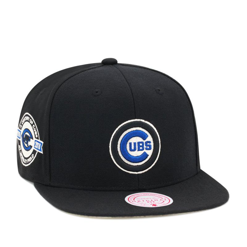 Chicago Cubs Black Mitchell & Ness Team Classic Snapback Hat