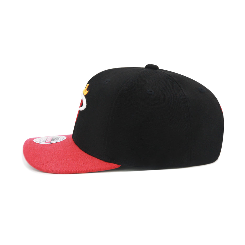 Miami Heat Black Red Mitchell & Ness Pre-curved Snapback Hat