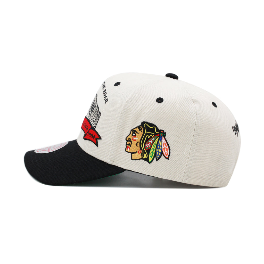 Chicago Blackhawks Vintage Cream Mitchell & Ness Stadium Pro Crown Snapback Hat
