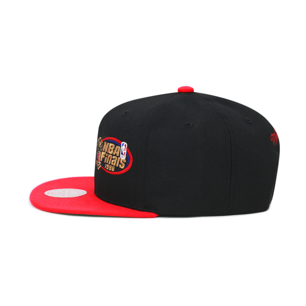 Chicago Bulls Black Red Mitchell & Ness NBA Dual Whammy Snapback Hat