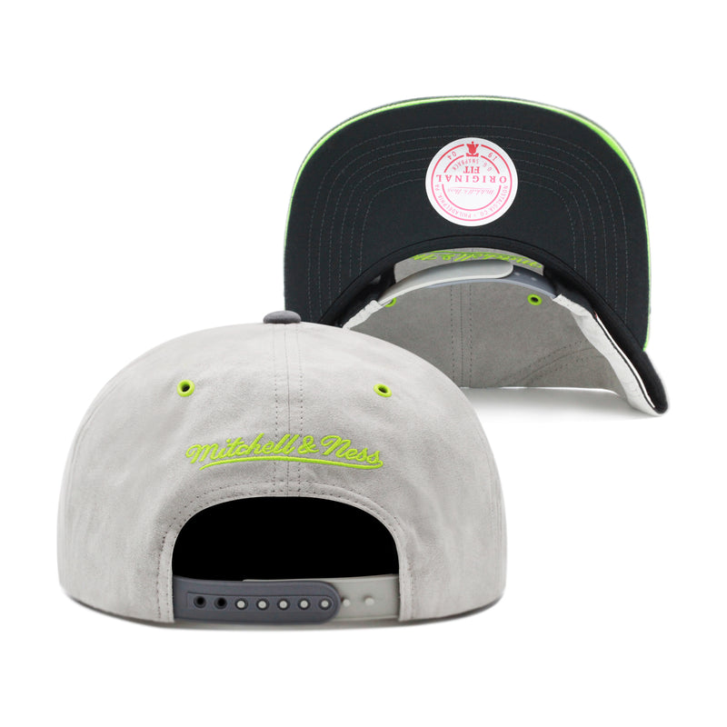 Chicago Bulls Gray/Neon Jordan 4 Mitchell & Ness Day 4 Snapback Hat