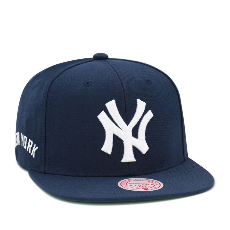 New York Yankees Navy Mitchell & Ness MLB Evergreen Snapback Hat