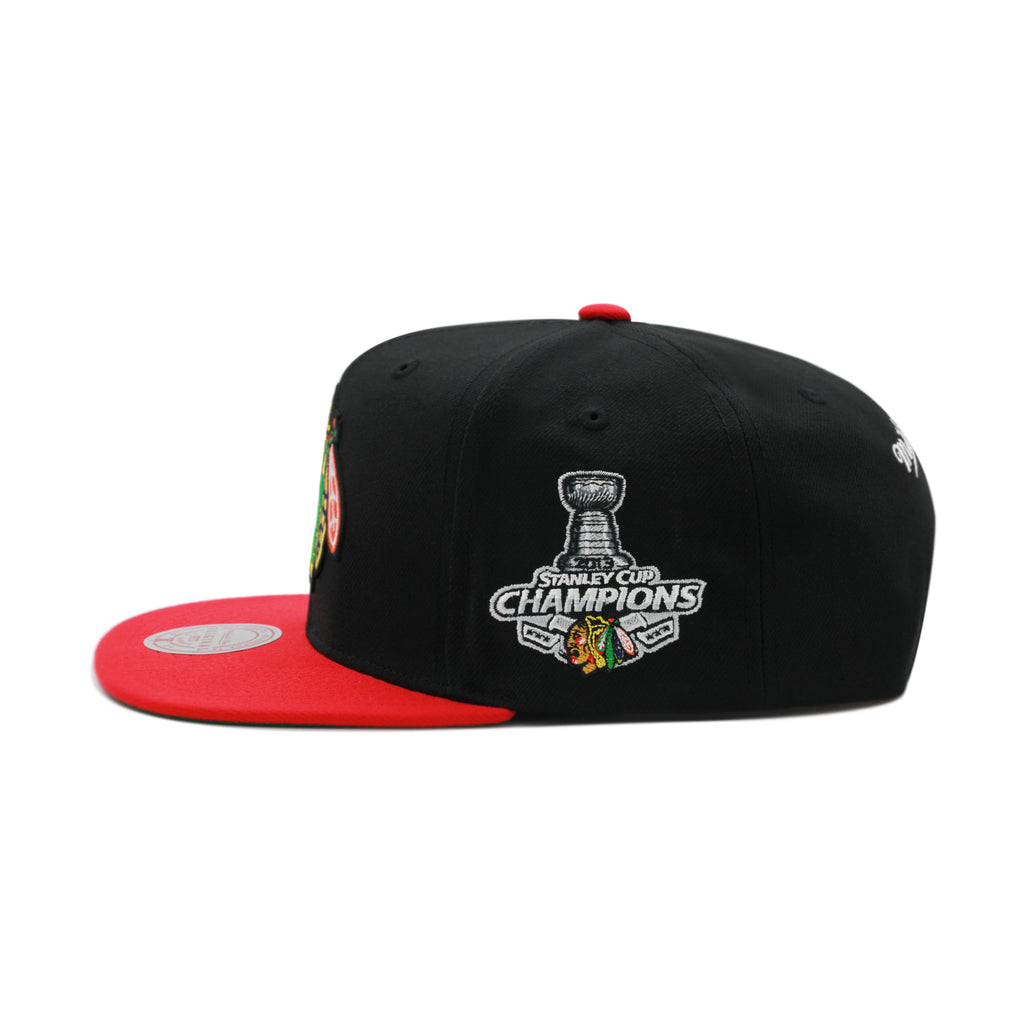 Chicago Blackhawks Black Red Mitchell & Ness Side Patch Snapback Hat