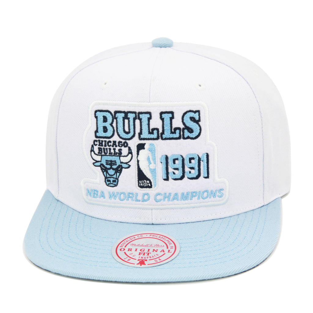 Chicago Bulls White University Blue Mitchell & Ness Champions Remix Snapback Hat