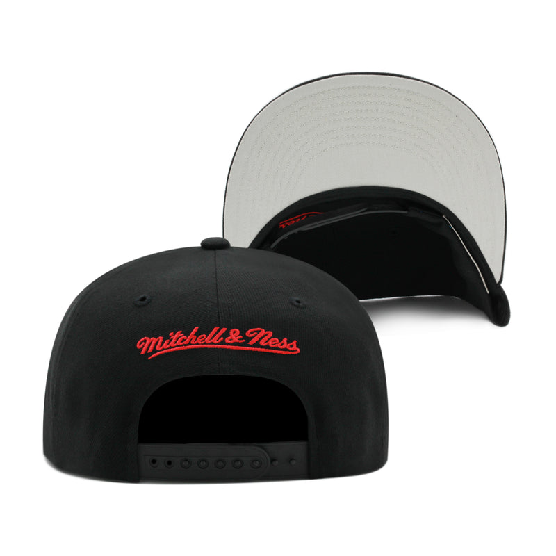 Chicago Blackhawks Black Mitchell & Ness Side Patch Snapback Hat