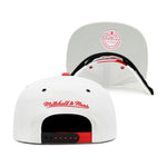 Chicago Bulls White/Red Jordan 4 Mitchell & Ness Day 4 Snapback Hat