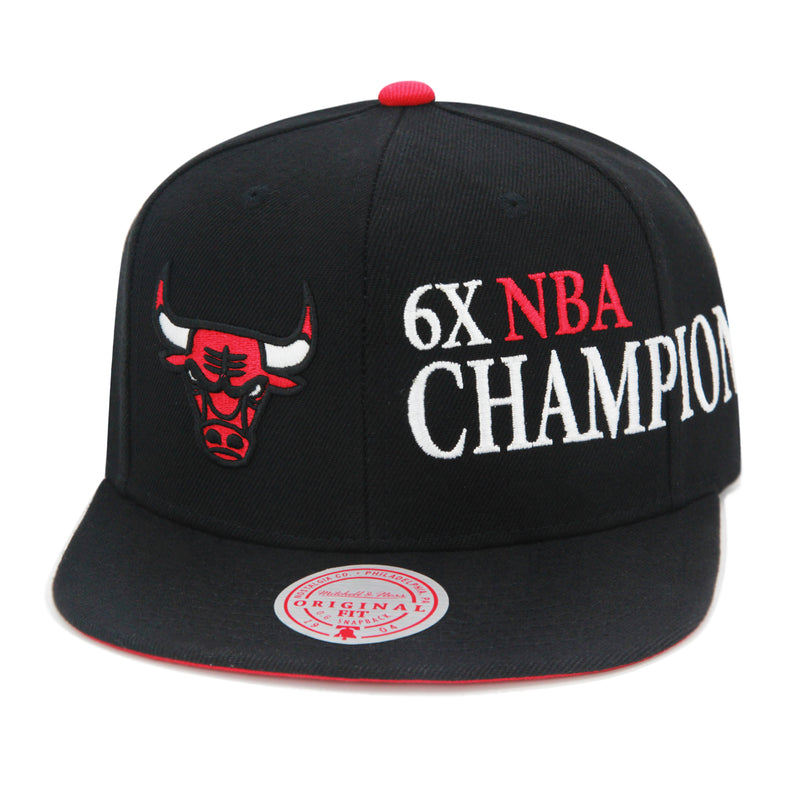 Chicago Bulls Black Mitchell & Ness NBA Champion Snapback Hat
