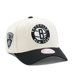 Brooklyn Nets Off White Mitchell & Ness Precurved Snapback Hat
