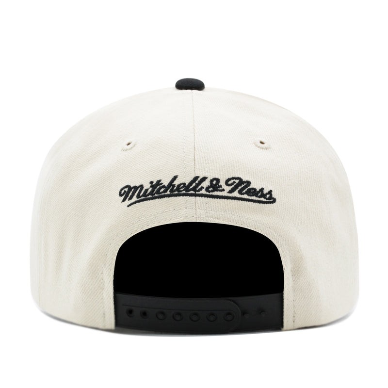 Chicago White Off White Mitchell & Ness Precurved Snapback Hat