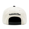 Los Angeles Kings Off White Mitchell & Ness Vintage Precurved Snapback Hat