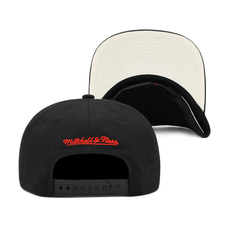 Atlanta Braves Black Mitchell & Ness Team Classic Snapback Hat