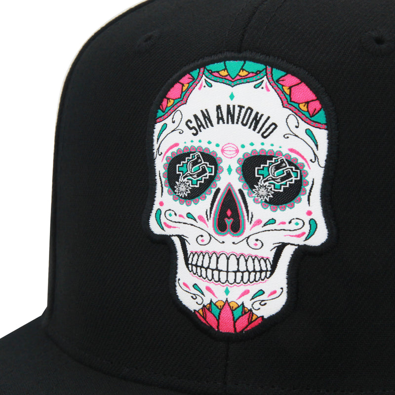 San Antonio Spurs Black Mitchell & Ness Sugar Skull Snapback Hat