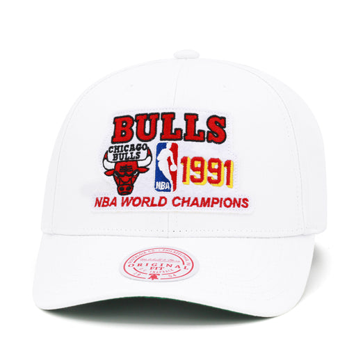 Chicago Bulls NBA Championship Mitchell & Ness Curved Brim Snapback Hat White