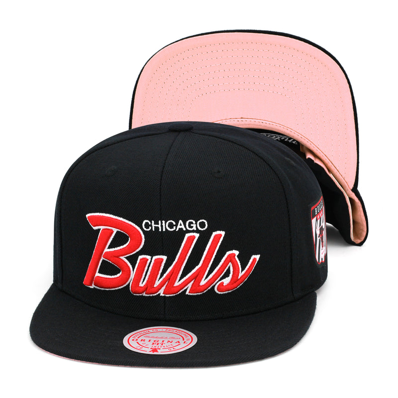 Chicago Bulls Pastel Pink Bottom Mitchell & Ness Snapback Hat Black