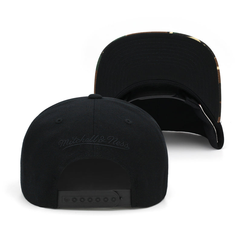 Vancouver Grizzlies Mitchell & Ness Snapback Hat Black/Camo