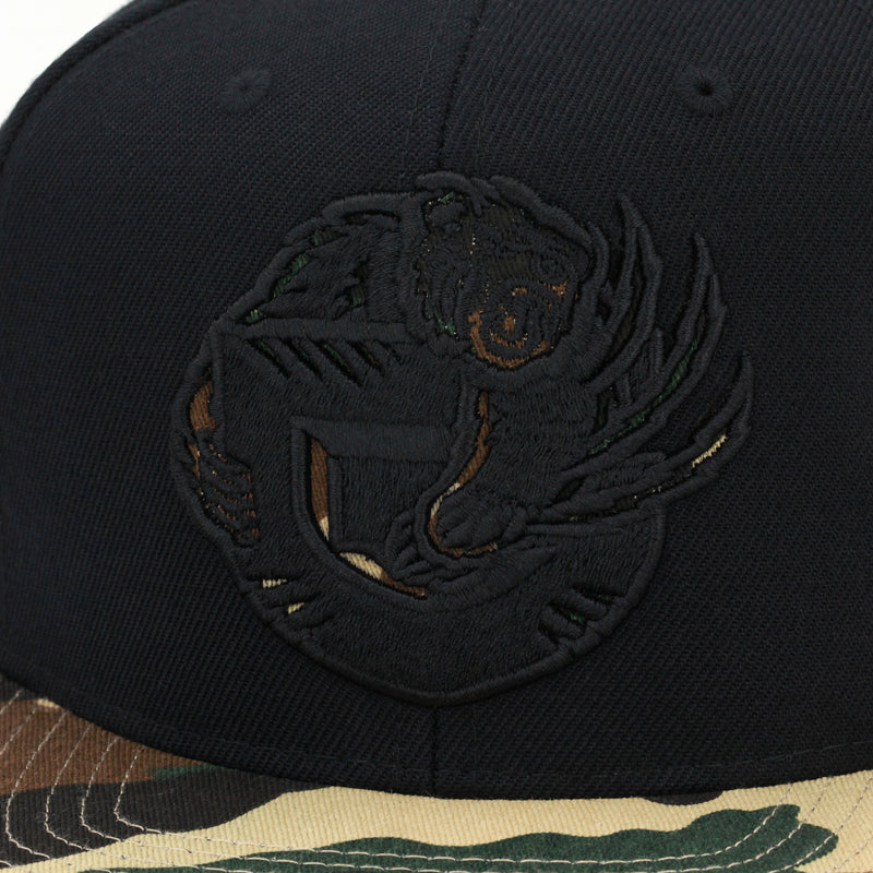 Vancouver Grizzlies Mitchell & Ness Snapback Hat Black/Camo