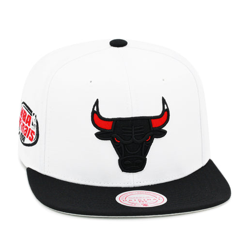 Chicago Bulls Mitchell & Ness NBA Playoff Wins Snapback Hat White/Black