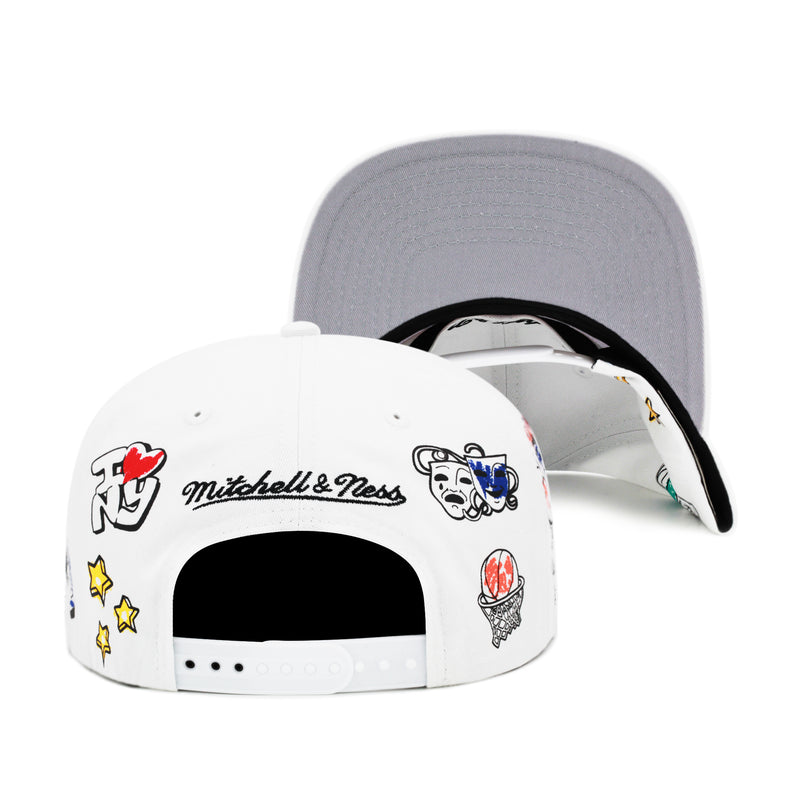 New York Knicks Mitchell & Ness Hand Drawn Snapback Hat White