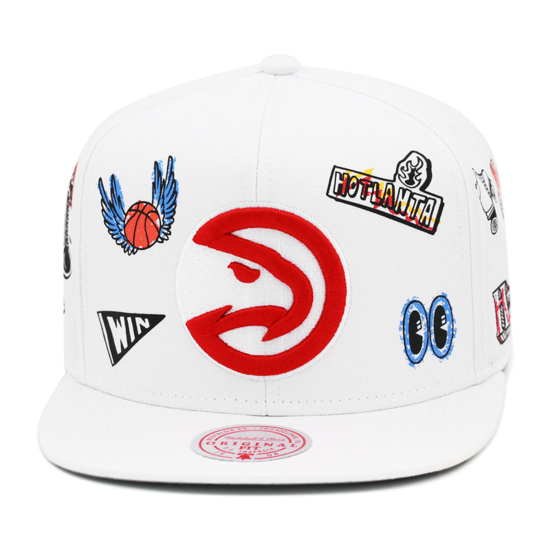 Atlanta Hawks Mitchell & Ness Hand Drawn Snapback Hat White