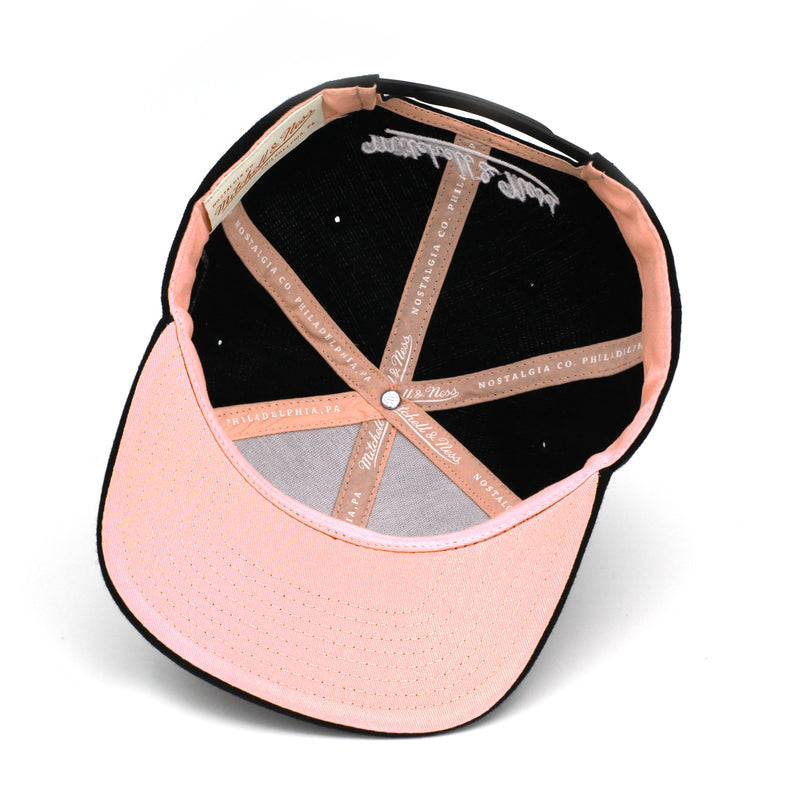 Chicago Bulls Pastel Pink Bottom Mitchell & Ness Snapback Hat Black