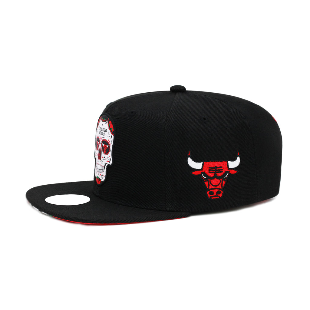 Men's Mitchell & Ness Black/Pink Chicago Bulls Day 5 Snapback Hat