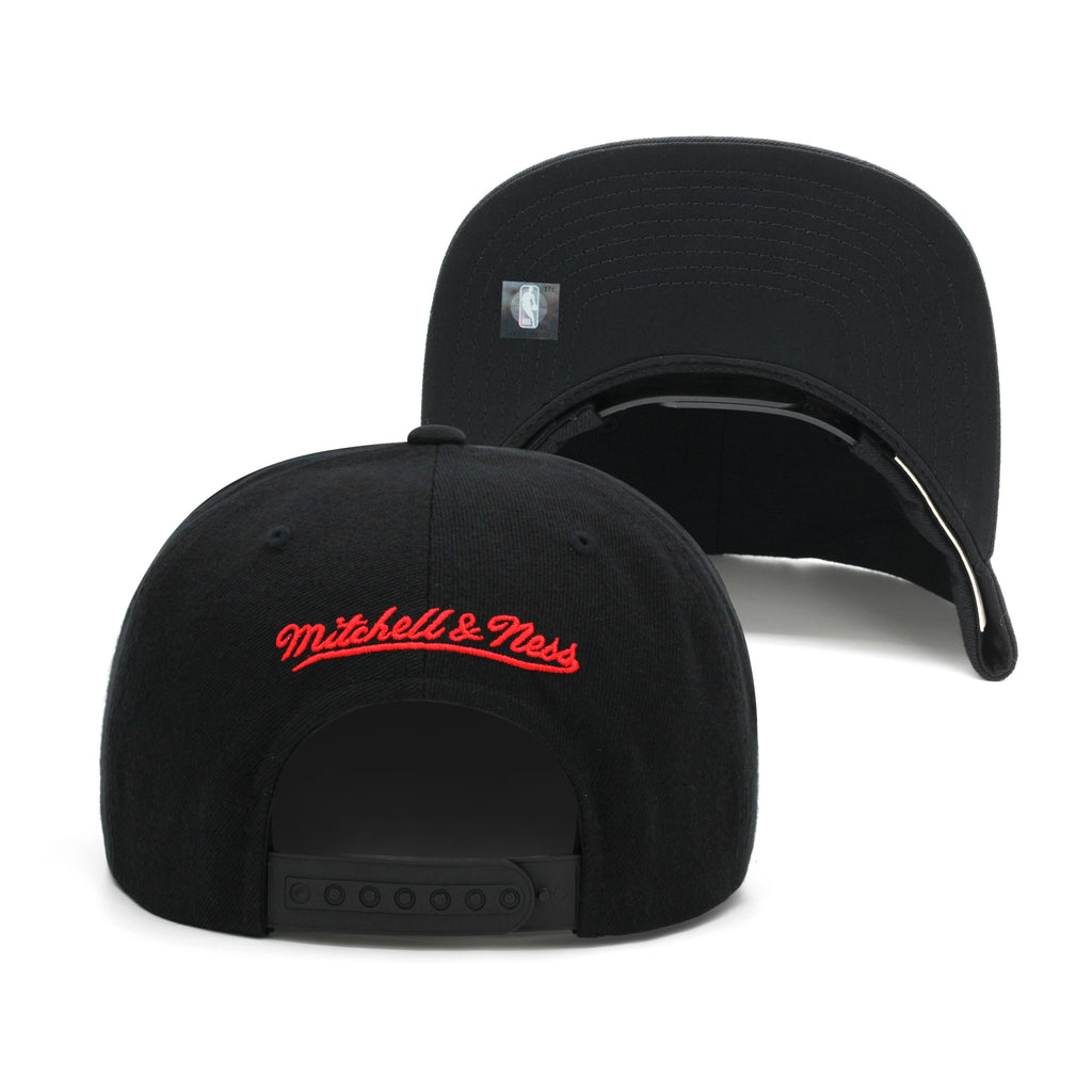 Chicago Bulls Mitchell & Ness Snapback Hat "Drip Stripe" Black