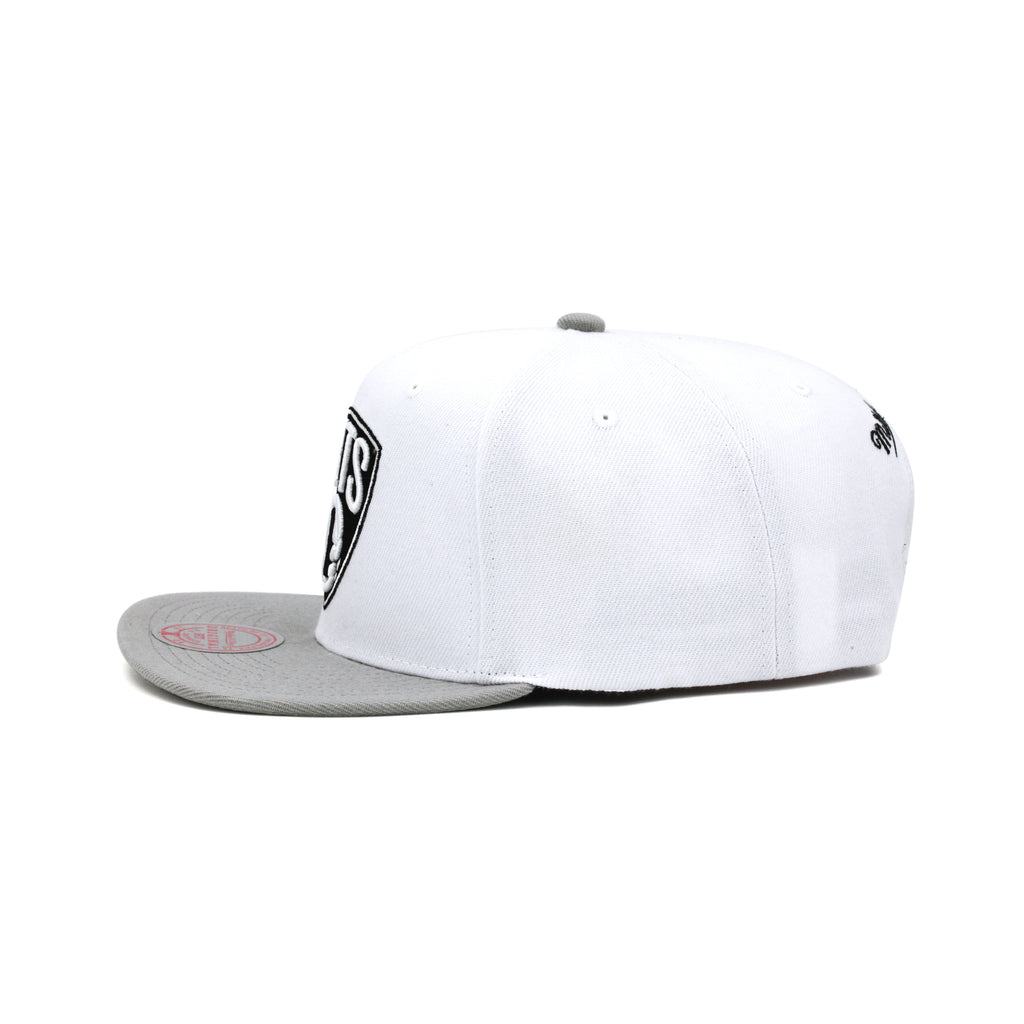 Brooklyn Nets Mitchell & Ness Core Basic Snapback Hat White/Grey