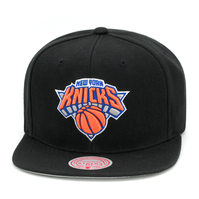 New York Knicks Mitchell & Ness Core Basics Snapback Hat Black