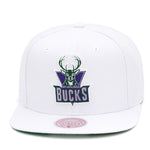 Milwaukee Bucks Mitchell & Ness Core Basics Snapback Hat White