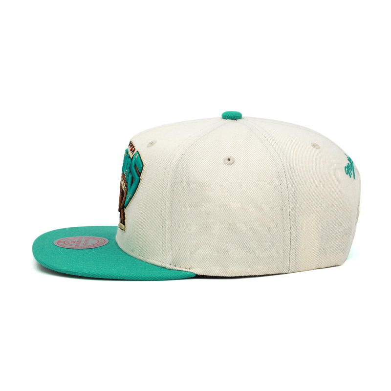 Vancouver Grizzlies Mitchell & Ness Snapback Hat Natural/XL Logo