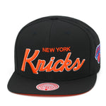 New York Knicks Mitchell & Ness Snapback Hat Black/Script