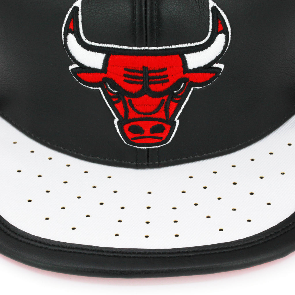 Chicago Bulls Mitchell & Ness Snapback Hat For Jordan 1 Retro High Bred Toe