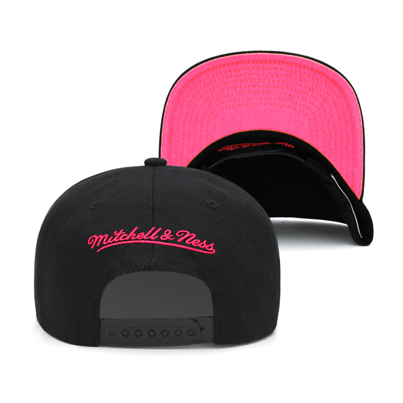 Miami Heat Mitchell & Ness Snapback Hat - Black/Hot Pink