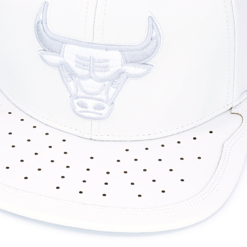 Chicago Bulls Mitchell & Ness Snapback Hat For Jordan 1 Mid Triple White 2.0