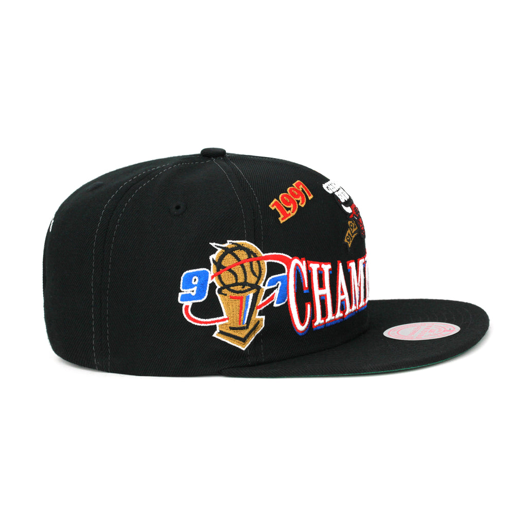 Chicago Bulls 1997 NBA Champions Black Mitchell & Ness Retro Snapback Hat