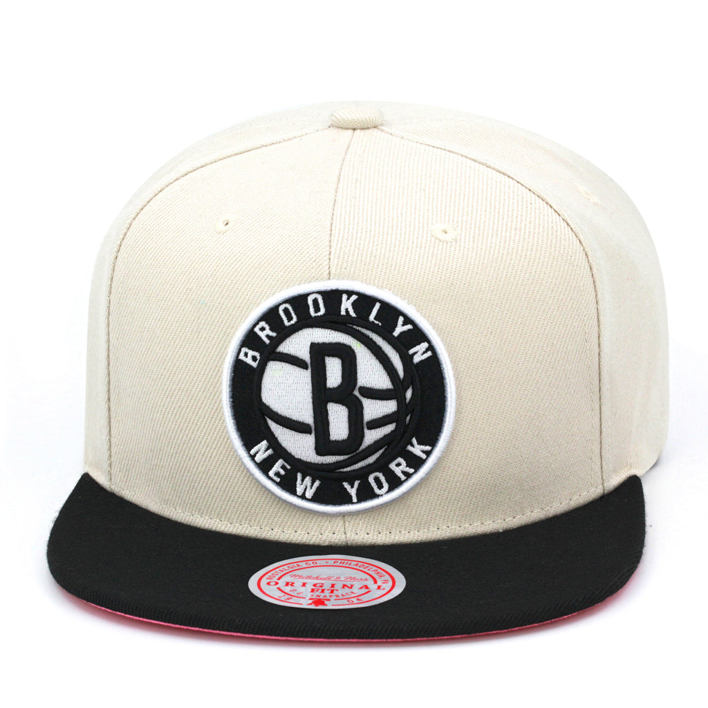 Brooklyn Nets Mitchell & Ness Snapback Hat Light Grey/Pink Bottom