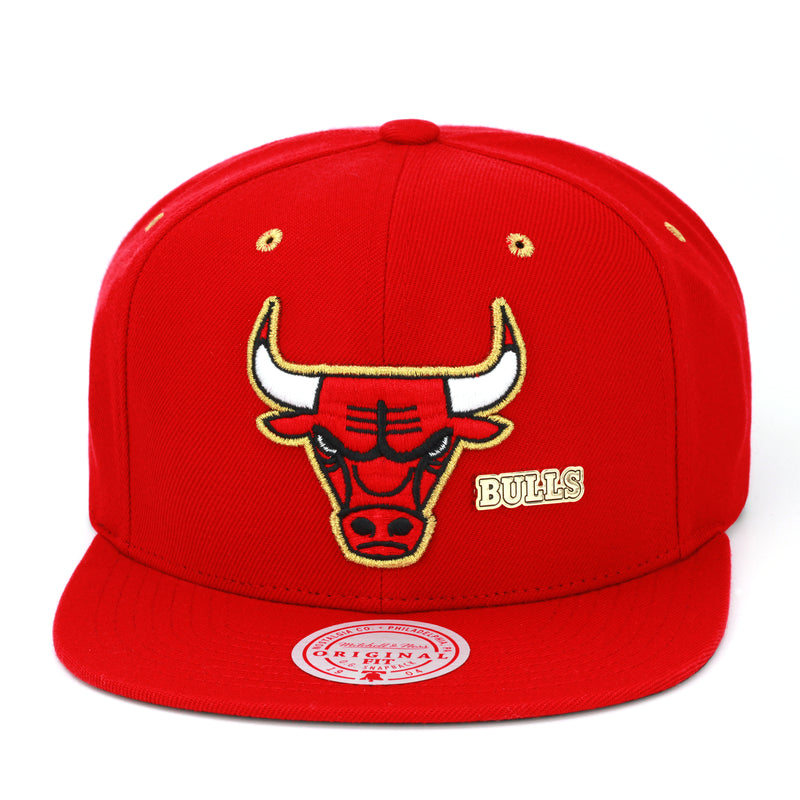 Chicago Bulls Mitchell & Ness Snapback Hat Red/Gold Metal Pin