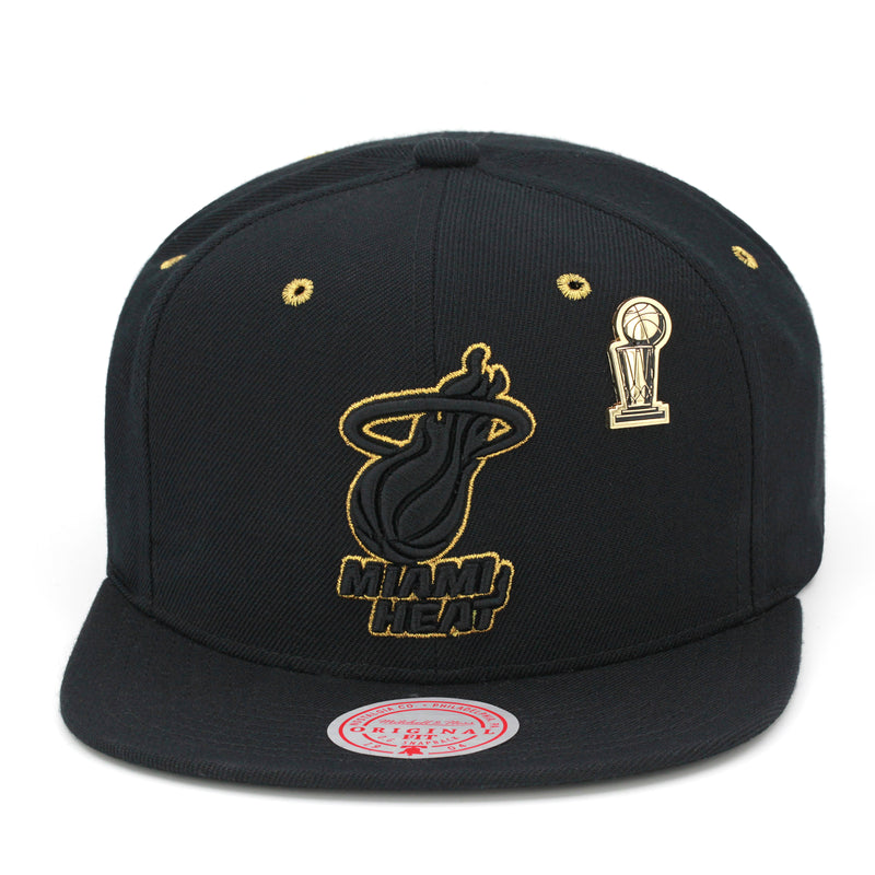 Miami Heat Mitchell & Ness Snapback Hat Black/Gold Metal Pin