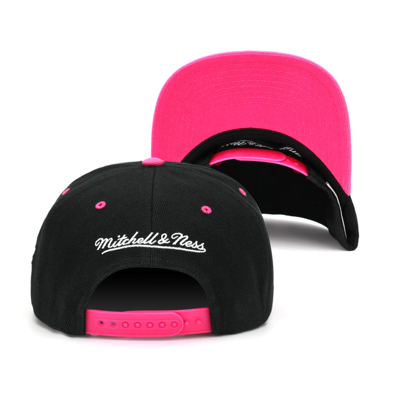 Brooklyn Nets Mitchell & Ness Sweetheart Script Snapback Hat Black/Pink